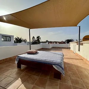 Pura Vida Surf Camp & School La Oliva